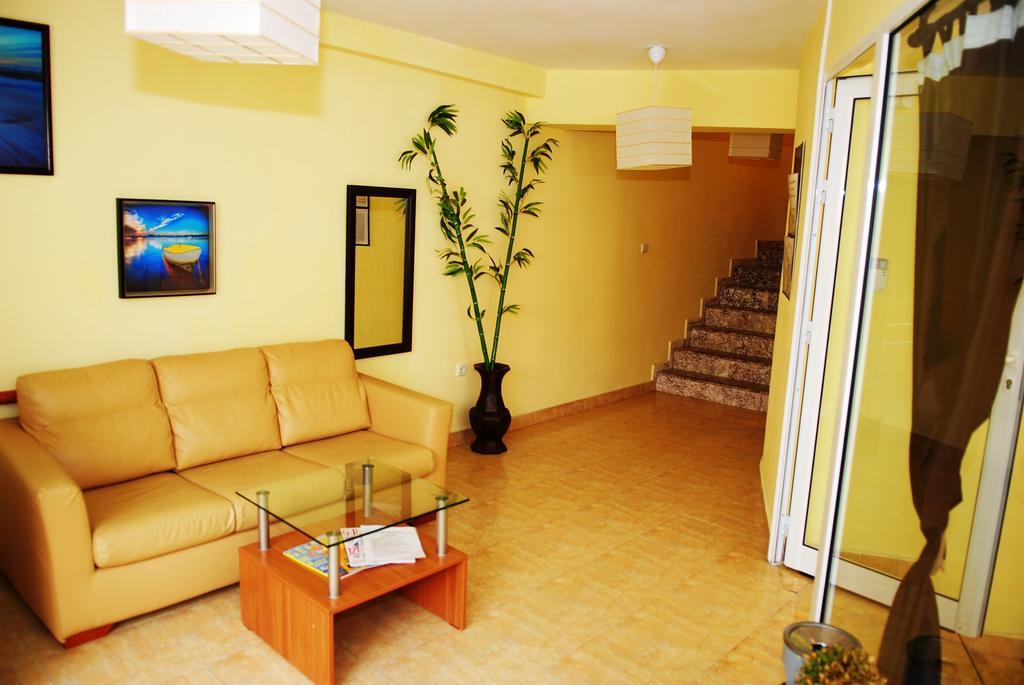 Guest House Markovi Равда Екстер'єр фото