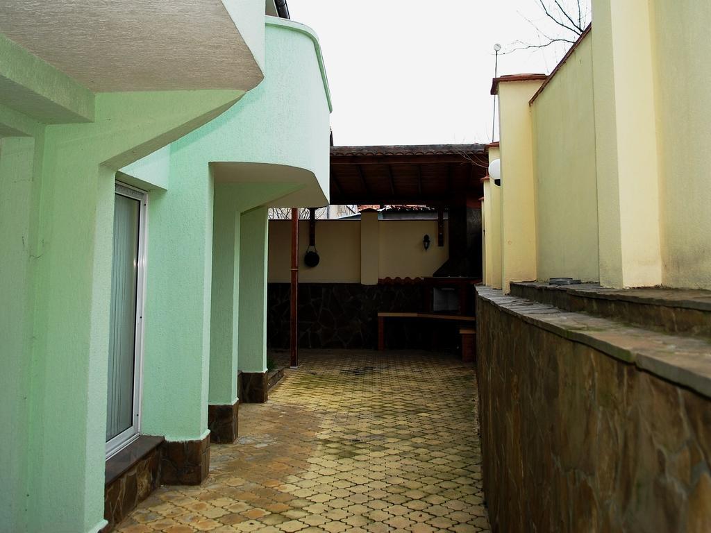 Guest House Markovi Равда Екстер'єр фото